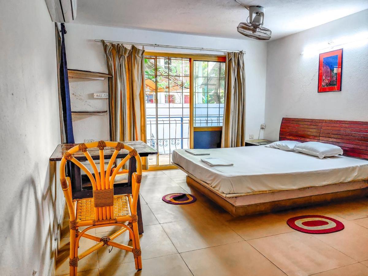 Piggy Calangute By Urban Nomads - Dorms & Pvt Rooms Exterior photo