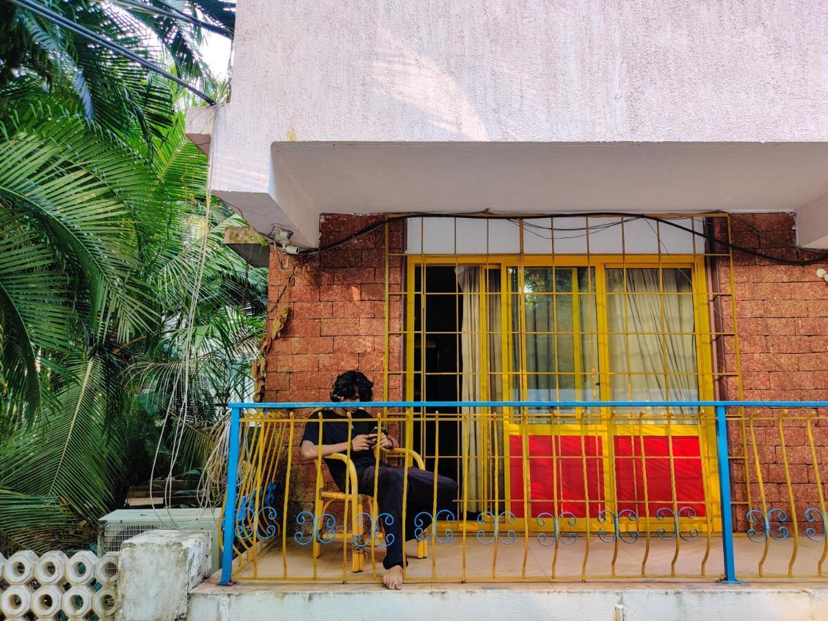Piggy Calangute By Urban Nomads - Dorms & Pvt Rooms Exterior photo