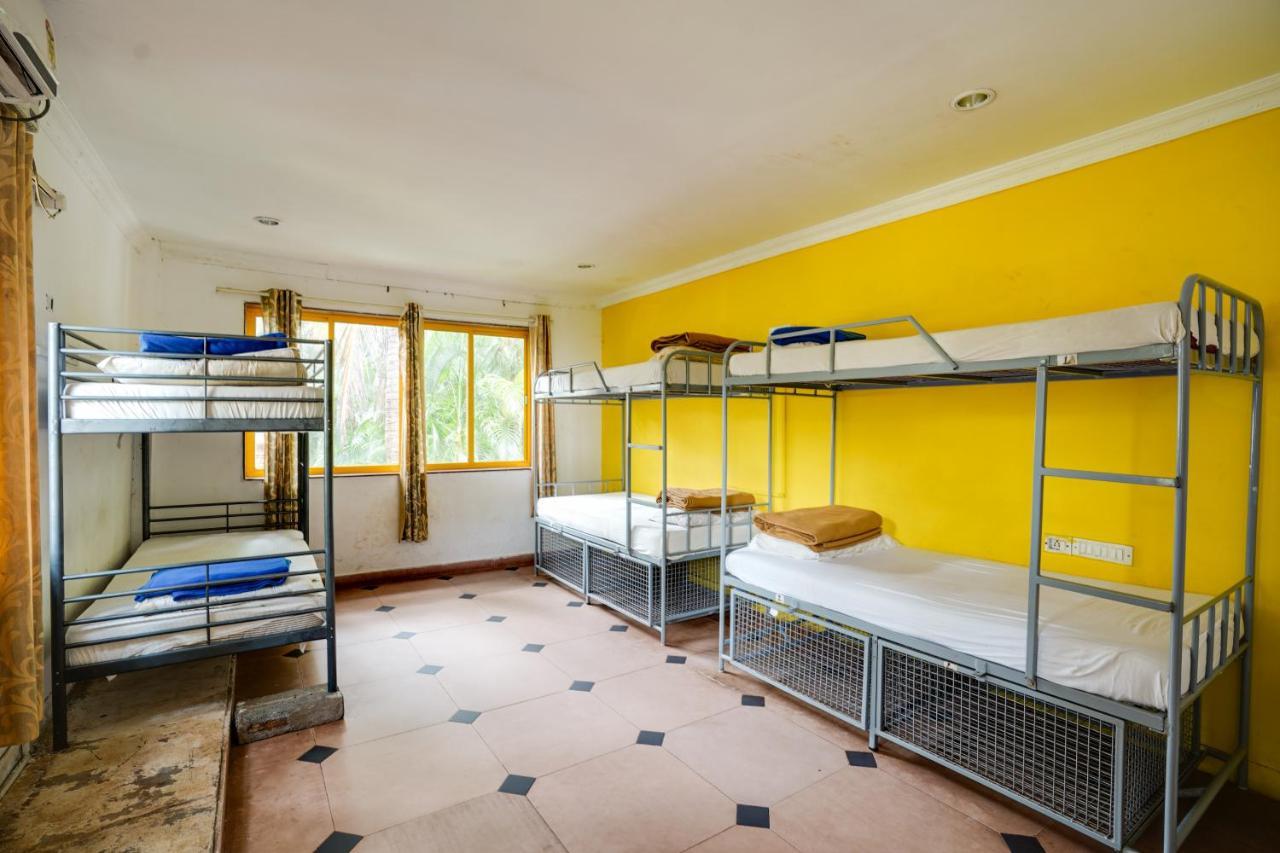 Piggy Calangute By Urban Nomads - Dorms & Pvt Rooms Exterior photo